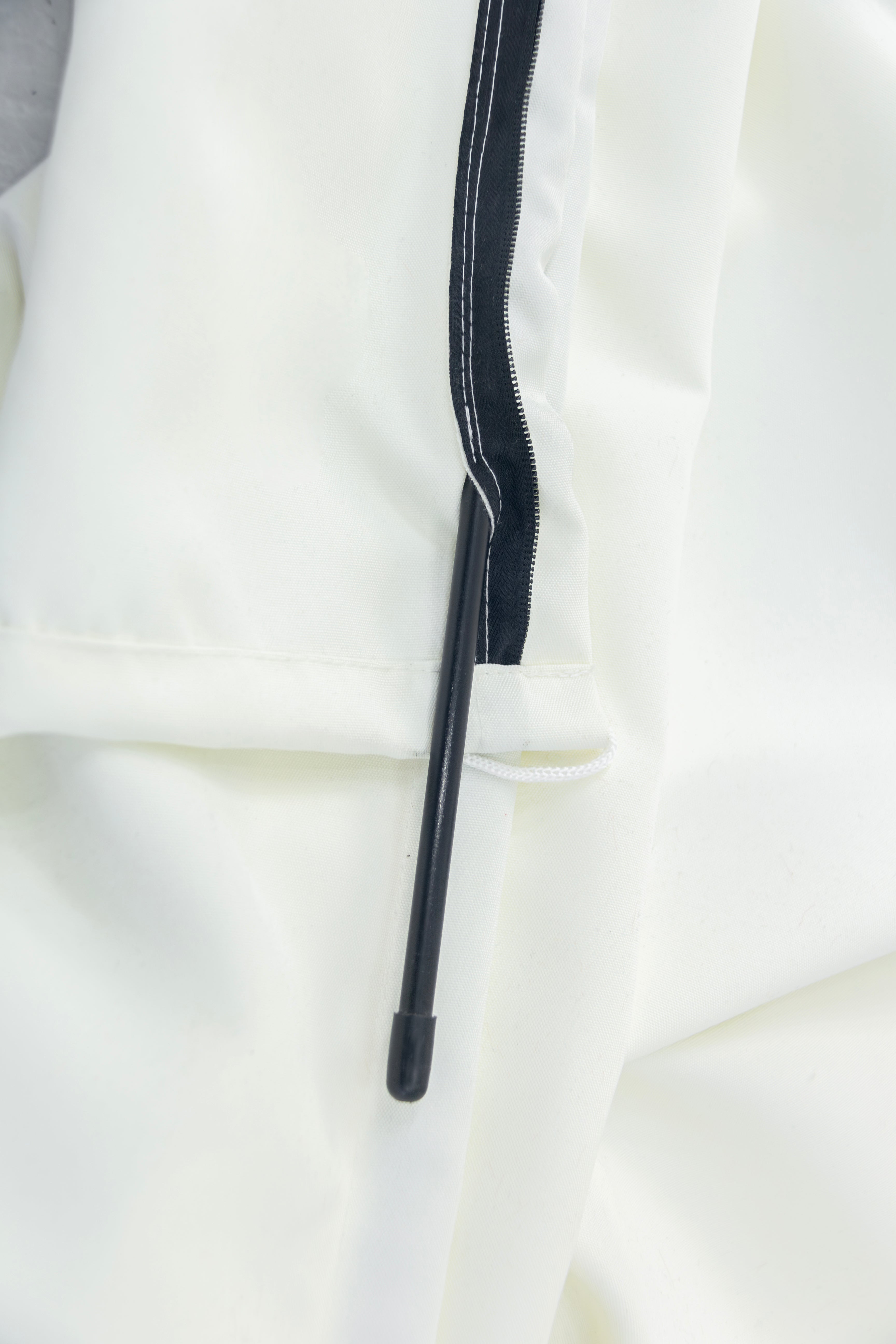 Roma 3mt x 3 mt Canteliever umbrella with base and cover