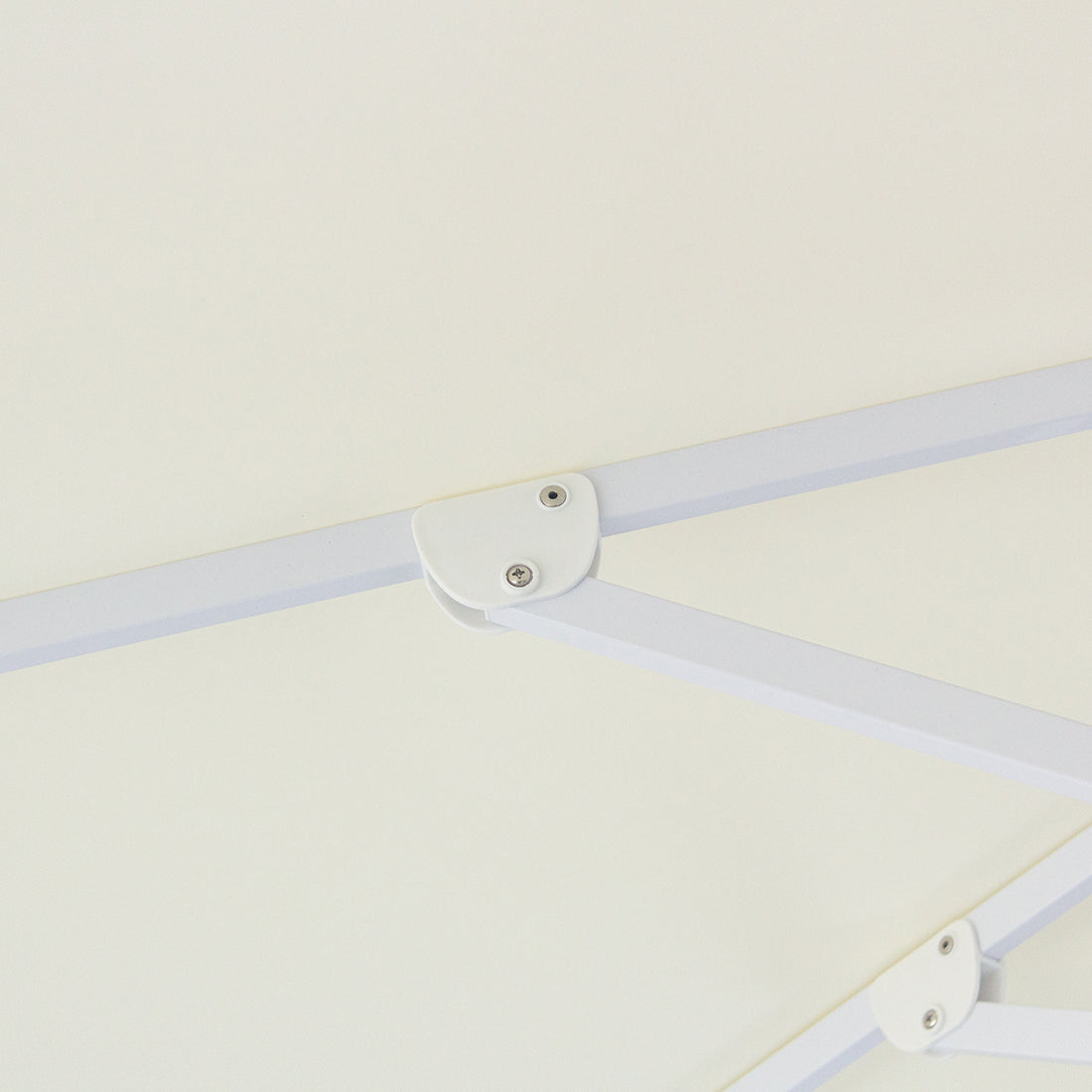 Whitehaven 3m Aluminium Umbrella with Scallop Edge and Cover - Cream with White Trim